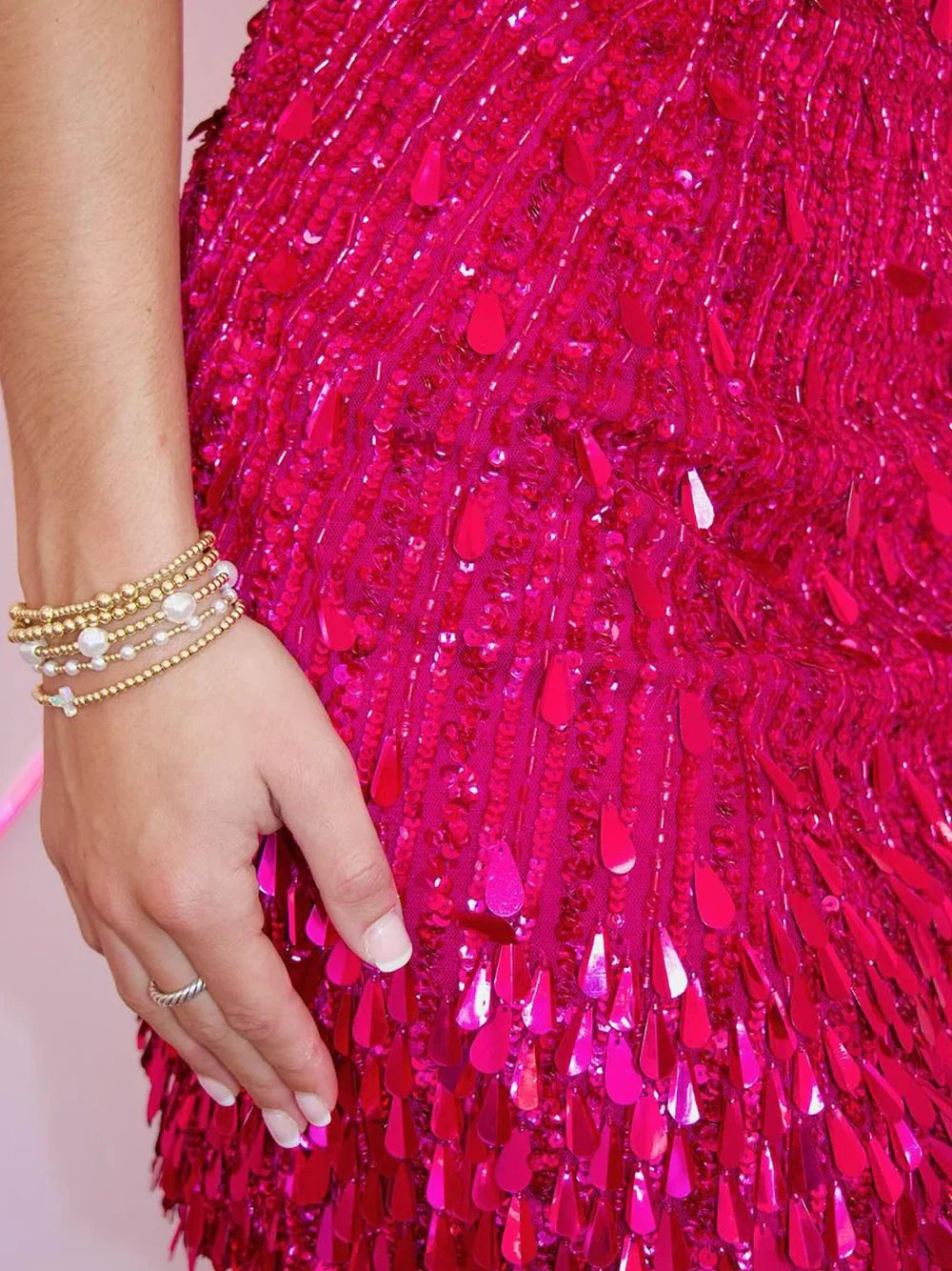 Luxurious Sheath Deep V Neck Gold Sequins Short Homecoming Dress