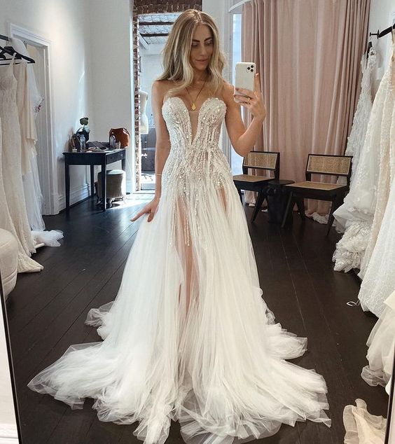 SSR1120,Exquisite A-Line Sweetheart Tulle Wedding Dresses with Sequins