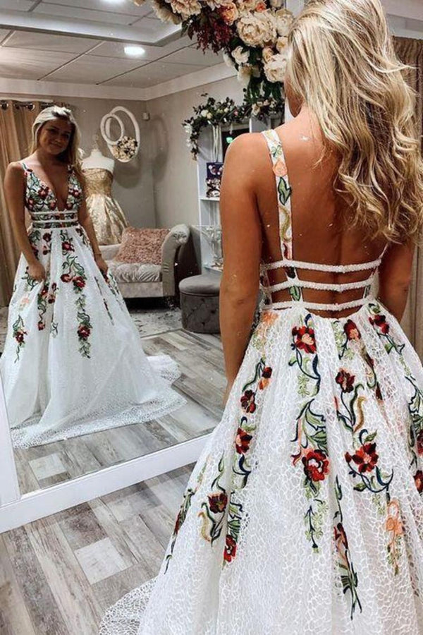 SSR0562,Elegant Lace A Line Backless Prom Dress with Handmade Flower Appliques