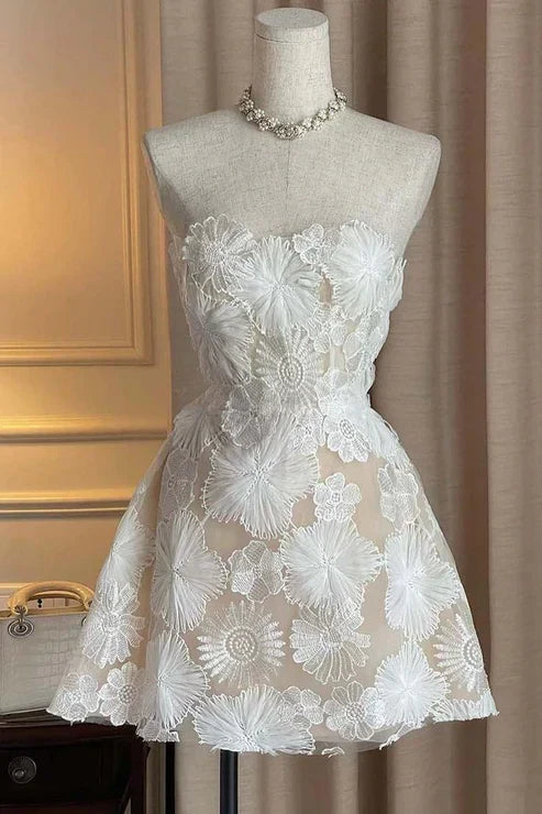 Strapless Sleeveless Lace A-Line Mini Homecoming Dress Off Shoulder Flower Party Dress